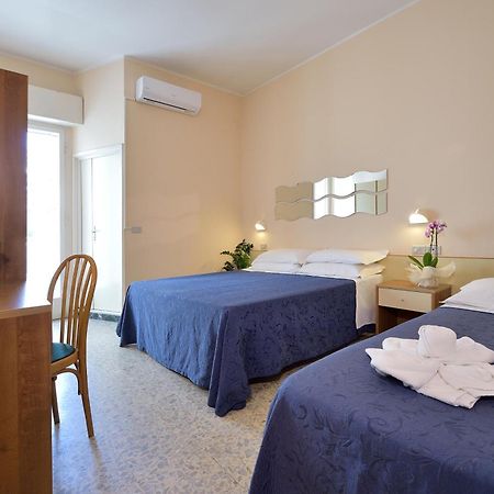 Hotel Oltremar B&B Cattolica Dış mekan fotoğraf