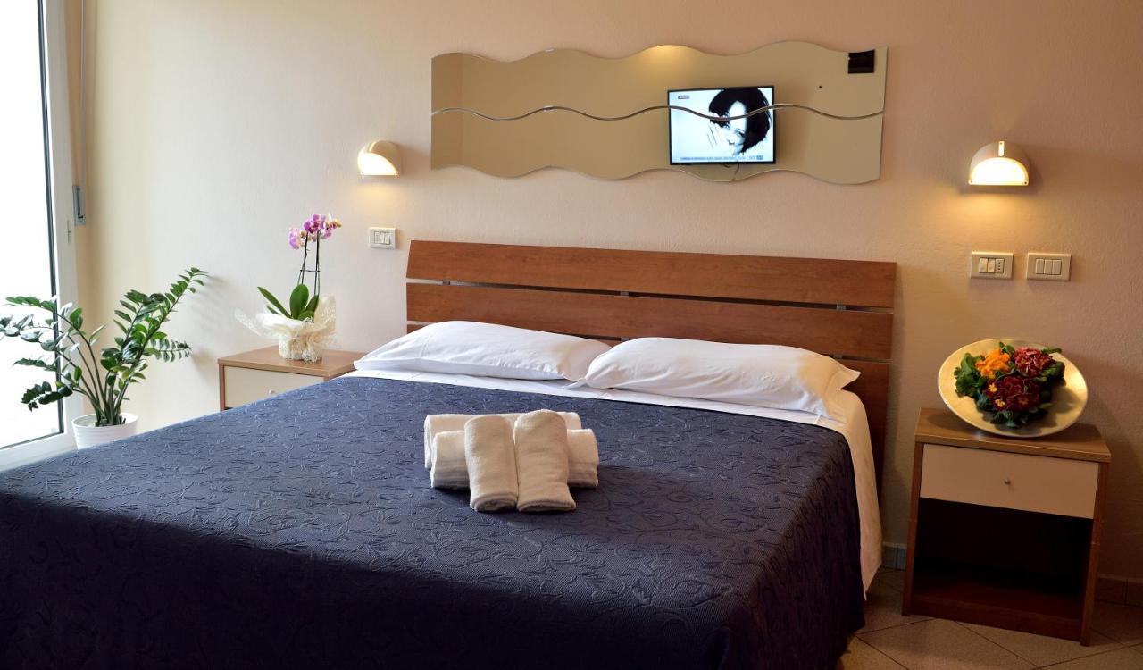 Hotel Oltremar B&B Cattolica Dış mekan fotoğraf