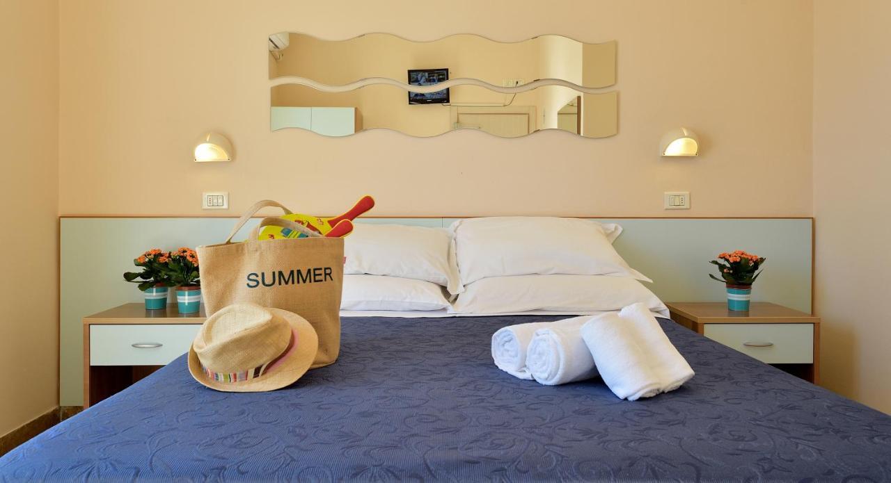 Hotel Oltremar B&B Cattolica Dış mekan fotoğraf