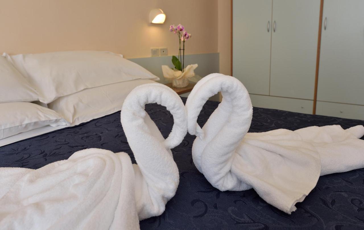 Hotel Oltremar B&B Cattolica Dış mekan fotoğraf
