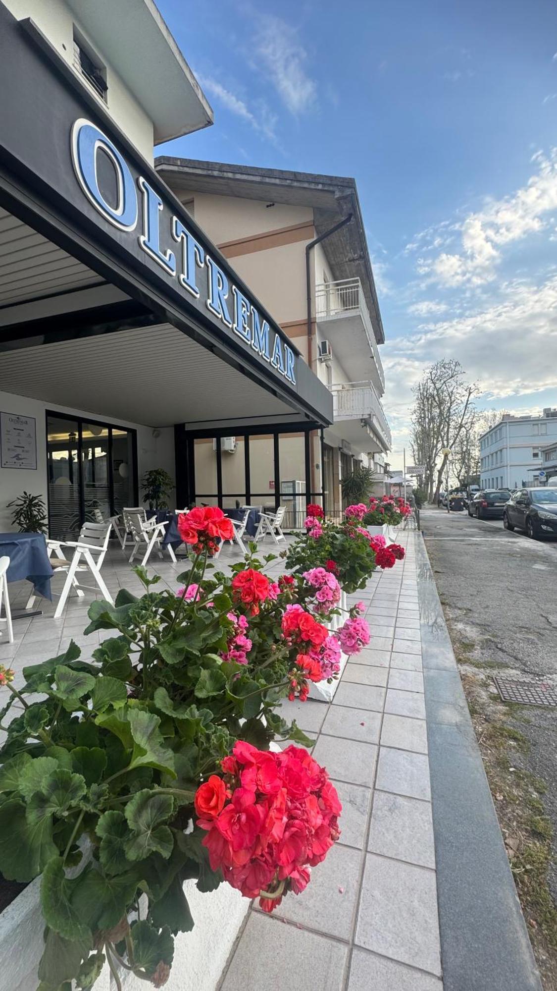Hotel Oltremar B&B Cattolica Dış mekan fotoğraf